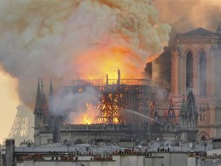 Trump, Papa’yı Notre Dame için aradı