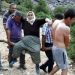 Hasta kadını iki saat boyunca odun üzerinde taşıdılar