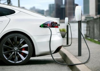 2022’de satılan her 10 otomobilden biri elektrikli oldu