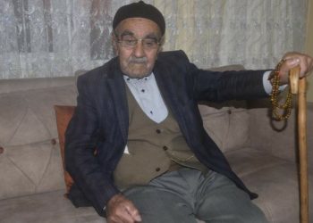 Bitlis’in 120 yaşındaki çınarı torunlarının torununu gördü