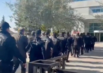 Ali Yerlikaya duyurdu! Ankara ve Kayseri’de tefecilere yönelik operasyon… 15 şüpheli yakalandı